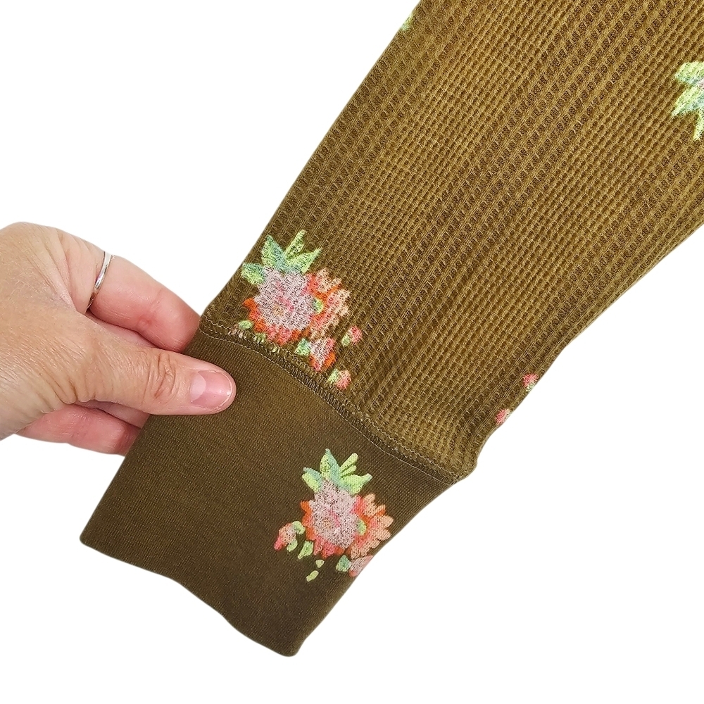 Aerie Olive Green Thermal Waffle Knit Fitted Floral Shirt - Picture 5 of 7
